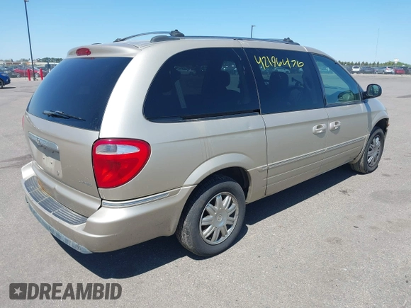 2005 Chrysler Town & Country Limited with VIN 2C8GP64L55R199737, listed as a IAAI auction lot 42196476 with 178,823 mi miles. Bid and sale history available at carsss.com. Image 4.