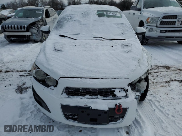 2016 Chevrolet Sonic LS z VIN 1G1JA6SH6G4105225, wystawiony jako Copart lot #89131055 z przebiegiem 112 365 mil mil oraz Szkoda całkowita • Salvage title. Historia ofert i sprzedaży dostępna na DreamBid. Obrazek 5.