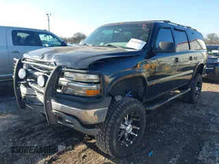 2001 Chevrolet Suburban LS with VIN 3GNEC16T61G284128, listed as a IAAI auction lot 41102555 with 198,323 mi miles. Bid and sale history available at carsss.com. Image 2.