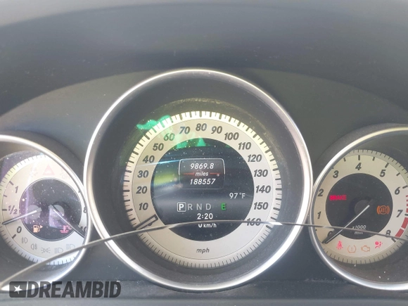 2014 Mercedes-Benz C 250 Sport z VIN WDDGF4HB1EA893149, wystawiony jako IAAI lot #41865343 z przebiegiem 188 557 mil mil oraz . Historia ofert i sprzedaży dostępna na DreamBid. Obrazek 7.