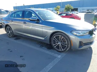 2022 BMW 5 Series 530e с VIN WBA13AG0XNCK61744, выставлен на аукционе IAAI как лот 41517385 с пробегом 33 328 миль миль и . История ставок и продаж доступна на DreamBid. Изображение 1.