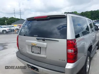 2007 Chevrolet Suburban LT с VIN 3GNFC16007G185405, выставлен на аукционе IAAI как лот 42471956 с пробегом 324 164 миль миль и . История ставок и продаж доступна на DreamBid. Изображение 4.