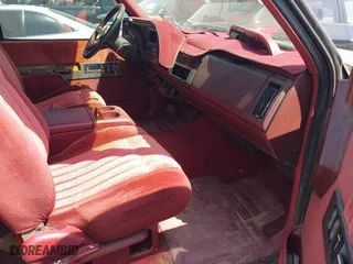 1993 Chevrolet C/K 1500 with VIN 2GCEC19K6P1245004, listed as a IAAI auction lot 42039596 with 184,528 mi miles. Bid and sale history available at carsss.com. Image 5.