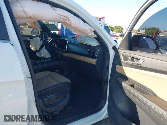 2024 Volkswagen Atlas SE with VIN 1V2DE2CA0RC204892, listed as a IAAI auction lot 41705913 with 12,337 mi miles and . Bid and sale history available at DreamBid. Image 5.