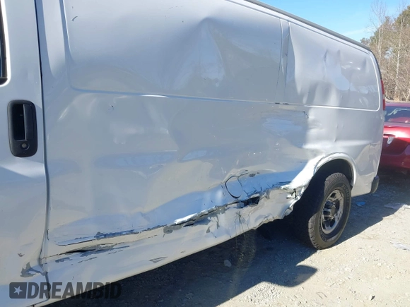 2011 GMC Savana Cargo Van with VIN 1GTW7GCA8B1149997, listed as a IAAI auction lot 41342313 with 225,756 mi miles. Bid and sale history available at carsss.com. Image 6.