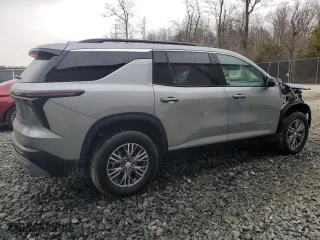 2024 Chevrolet Traverse FWD LT with VIN 1GNERGKS6RJ162409, listed as a Copart auction lot 44055275 with 14,914 mi miles and Clean Title. Bid and sale history available at carsss.com. Image 3.