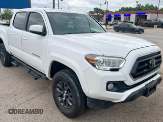 2021 Toyota Tacoma SR z VIN 5TFAX5GN5MX193791, wystawiony jako Copart lot #58978195 z przebiegiem 43 342 mil mil oraz Czysty tytuł • Clean title. Historia ofert i sprzedaży dostępna na DreamBid. Obrazek 1.