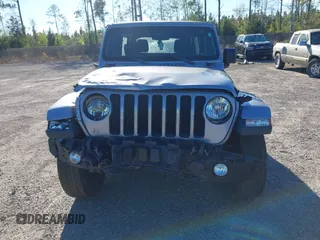 2020 Jeep Wrangler Unlimited Sahara with VIN 1C4HJXEN6LW210682, listed as a IAAI auction lot 41836201 with 32,925 mi miles. Bid and sale history available at carsss.com. Image 11.