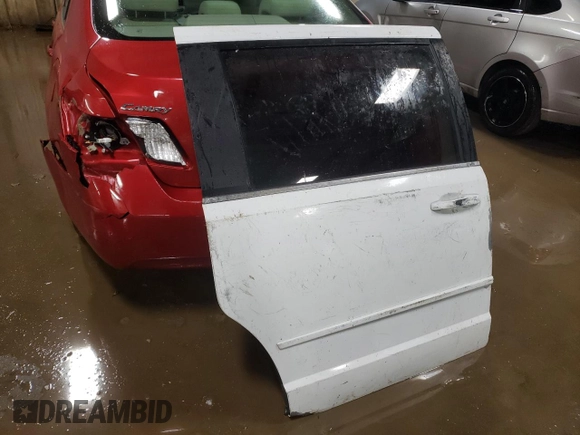 2017 Dodge Grand Caravan SXT with VIN 2C4RDGCGXHR600393, listed as a Copart auction lot 43470395 with Not Provided miles and Non Repairable. Bid and sale history available at DreamBid. Image 12.