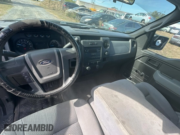2013 Ford F-150 XL with VIN 1FTMF1CM7DFE09796, listed as a Copart auction lot 86871264 with 67,872 mi miles and Clean title. Bid and sale history available at DreamBid. Image 9.