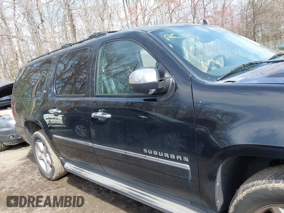 2010 Chevrolet Suburban LTZ with VIN 1GNUKKE31AR271504, listed as a IAAI auction lot 41870727 with 187,198 mi miles. Bid and sale history available at carsss.com. Image 13.