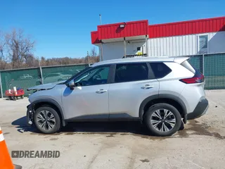 2023 Nissan Rogue SV z VIN 5N1BT3BA5PC813992, wystawiony jako IAAI lot #41737630 z przebiegiem 16 033 mil mil oraz . Historia ofert i sprzedaży dostępna na DreamBid. Obrazek 15.