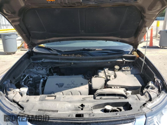 2018 Mitsubishi Outlander ES with VIN JA4AZ3A38JZ013798, listed as a Copart auction lot 62753915 with 111,069 mi miles and Salvage title. Bid and sale history available at DreamBid. Image 12.