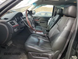 2012 Cadillac Escalade Luxury z VIN 1GYS4BEF4CR263477, wystawiony jako Copart lot #49687585 z przebiegiem 242 718 mil mil oraz Czysty tytuł • Clean title. Historia ofert i sprzedaży dostępna na DreamBid. Obrazek 7.