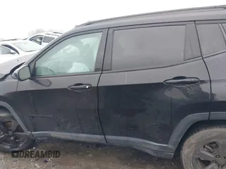2018 Jeep Compass Latitude with VIN 3C4NJDBB0JT298644, listed as a IAAI auction lot 41581635 with 101,077 mi miles. Bid and sale history available at carsss.com. Image 14.