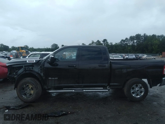 2024 Ram 2500 Big Horn z VIN 3C6UR5DJ6RG303615, wystawiony jako IAAI lot #42648825 z przebiegiem 35 078 mil mil oraz . Historia ofert i sprzedaży dostępna na DreamBid. Obrazek 15.