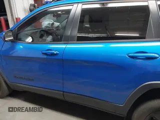 2020 Jeep Cherokee Altitude с VIN 1C4PJMLBXLD539576, выставлен на аукционе IAAI как лот 42315341 с пробегом 120 134 миль миль и . История ставок и продаж доступна на DreamBid. Изображение 14.