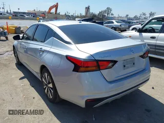 2022 Nissan Altima 2.5 SV with VIN 1N4BL4DV3NN380173, listed as a IAAI auction lot 41861588 with 56,608 mi miles. Bid and sale history available at carsss.com. Image 3.
