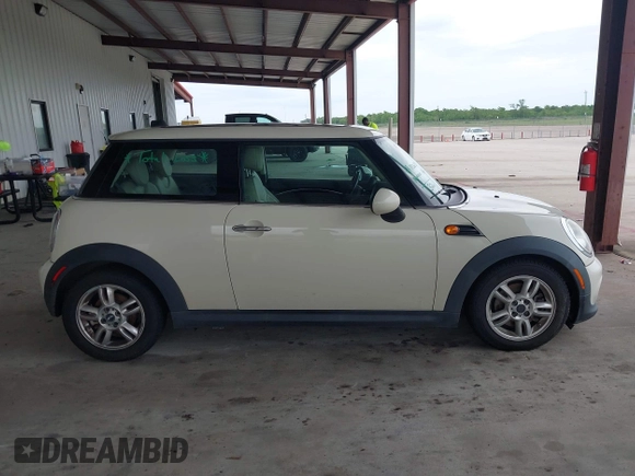 2011 MINI Hardtop with VIN WMWSU3C52BT091664, listed as a IAAI auction lot 42427367 with 110,488 mi miles and . Bid and sale history available at DreamBid. Image 13.
