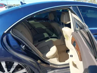 2013 Mercedes-Benz CLS-Class CLS 550 with VIN WDDLJ9BB7DA074616, listed as a IAAI auction lot 41750371 with 112,898 mi miles. Bid and sale history available at carsss.com. Image 8.