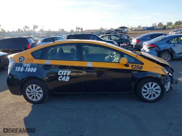 2014 Toyota Prius Plug-In with VIN JTDKN3DP6E3054041, listed as a IAAI auction lot 41143461 with 348,162 mi miles. Bid and sale history available at carsss.com. Image 13.