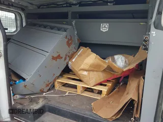 2016 Ford Transit Cargo z VIN 1FTYE1YMXGKB48964, wystawiony jako IAAI lot #41227860 z przebiegiem Nie podano mil oraz . Historia ofert i sprzedaży dostępna na DreamBid. Obrazek 8.