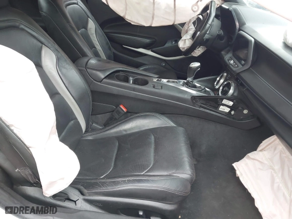2016 Chevrolet Camaro 2LT with VIN 1G1FD1RS6G0160573, listed as a IAAI auction lot 41722891 with 4 mi miles. Bid and sale history available at carsss.com. Image 5.