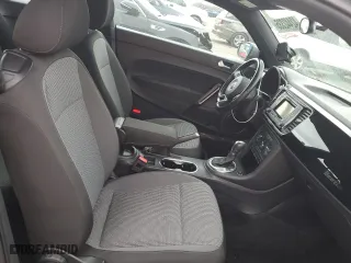 2019 Volkswagen Beetle S with VIN 3VWFD7AT7KM705987, listed as a Copart auction lot 42442335 with 37,504 mi miles and Salvage Title. Bid and sale history available at carsss.com. Image 10.