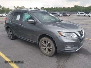 2017 Nissan Rogue SL z VIN JN8AT2MT7HW145402, wystawiony jako IAAI lot #42377013 z przebiegiem 93 421 mil mil oraz . Historia ofert i sprzedaży dostępna na DreamBid. Obrazek 1.