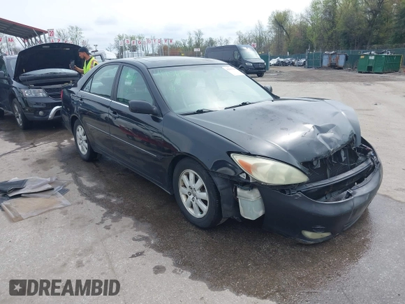 2004 Toyota Camry LE with VIN 4T1BF30K34U080477, listed as a IAAI auction lot 41956998 with 135,441 mi miles. Bid and sale history available at carsss.com. Image 1.