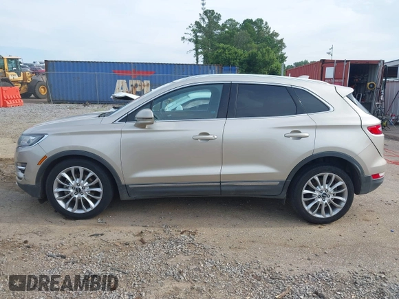 2017 Lincoln MKC Reserve с VIN 5LMCJ3C97HUL32052, выставлен на аукционе IAAI как лот 42584957 с пробегом 88 459 миль миль и . История ставок и продаж доступна на DreamBid. Изображение 14.
