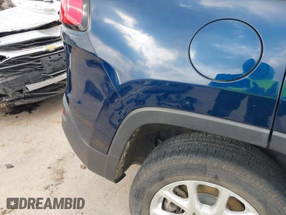 2018 Jeep Cherokee Latitude Plus with VIN 1C4PJLLX4JD557204, listed as a IAAI auction lot 42277974 with 122,096 mi miles and . Bid and sale history available at DreamBid. Image 21.