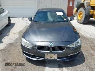 2016 BMW 3 Series 328i xDrive z VIN WBA8E3C53GK503725, wystawiony jako IAAI lot #42484526 z przebiegiem 144 079 mil mil oraz . Historia ofert i sprzedaży dostępna na DreamBid. Obrazek 12.