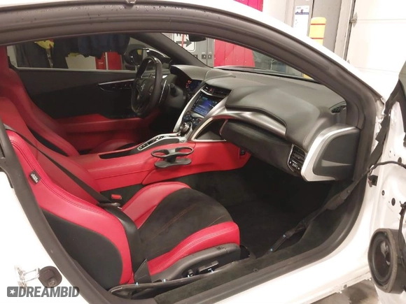2017 Acura NSX with VIN 19UNC1B0XHY000845, listed as a IAAI auction lot 40527434 with 13,965 mi miles. Bid and sale history available at carsss.com. Image 5.