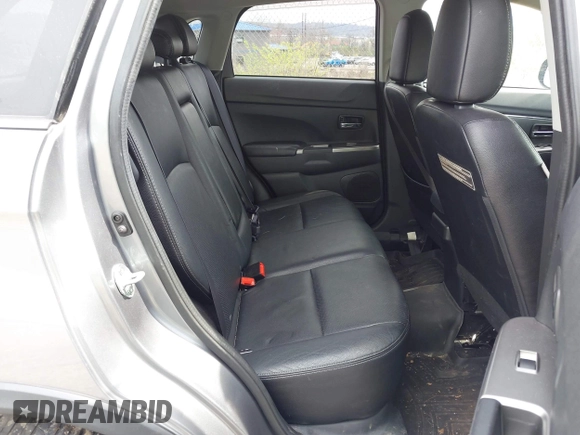 2018 Mitsubishi Outlander SEL z VIN JA4AR4AW0JZ011009, wystawiony jako IAAI lot #42026230 z przebiegiem 77 123 mil mil oraz . Historia ofert i sprzedaży dostępna na DreamBid. Obrazek 8.