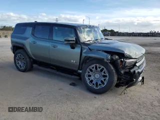 2024 GMC Hummer EV 3X with VIN 1GKB0RDC5RU100784, listed as a Copart auction lot 82634054 with 7,515 mi miles and Salvage Title. Bid and sale history available at carsss.com. Image 4.