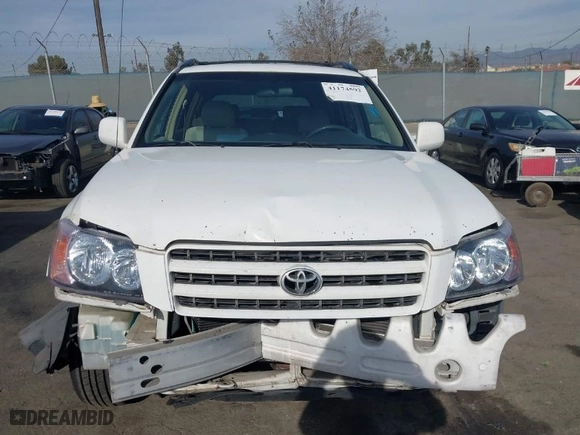 2001 Toyota Highlander with VIN JTEGF21A410020197, listed as a IAAI auction lot 41174592 with 178,271 mi miles. Bid and sale history available at carsss.com. Image 13.