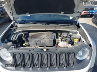 2017 Jeep Renegade Latitude with VIN ZACCJBBB9HPG56028, listed as a IAAI auction lot 41780912 with 55,482 mi miles. Bid and sale history available at carsss.com. Image 10.