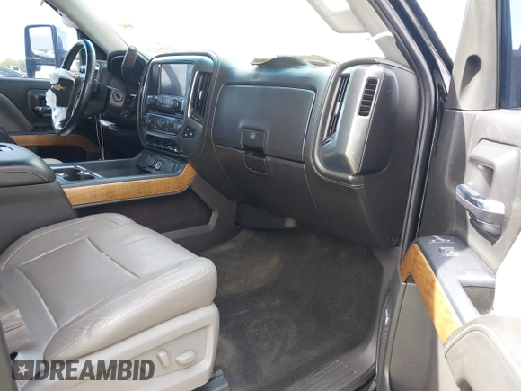 2016 Chevrolet Silverado 1500 LTZ with VIN 3GCUKSEJ5GG134114, listed as a IAAI auction lot 41939173 with 166,890 mi miles. Bid and sale history available at carsss.com. Image 5.