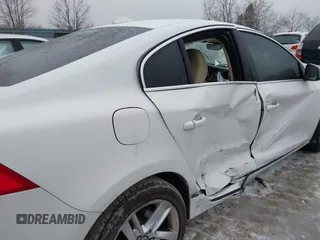 2015 Volvo S60 T5 Drive-E Premier с VIN YV140MFK3F1351631, выставлен на аукционе IAAI как лот 41558911 с пробегом 144 457 миль миль и . История ставок и продаж доступна на DreamBid. Изображение 6.
