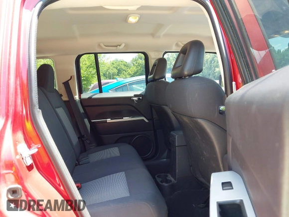 2008 Jeep Patriot Sport с VIN 1J8FT28WX8D781595, выставлен на аукционе IAAI как лот 42720420 с пробегом 153 995 миль миль и . История ставок и продаж доступна на DreamBid. Изображение 8.