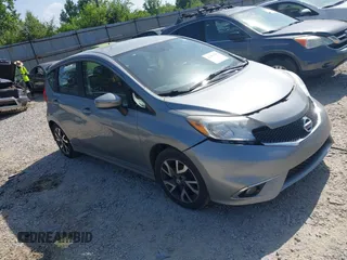2015 Nissan Note S z VIN 3N1CE2CP3FL442370, wystawiony jako IAAI lot #42551749 z przebiegiem 122 807 mil mil oraz . Historia ofert i sprzedaży dostępna na DreamBid. Obrazek 1.