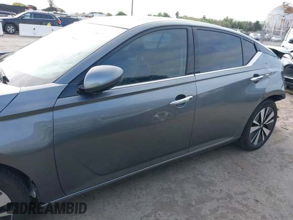 2019 Nissan Altima SL with VIN 1N4BL4EV4KC253275, listed as a IAAI auction lot 42041867 with 70,429 mi miles and . Bid and sale history available at DreamBid. Image 15.