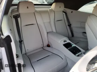 2019 Rolls-Royce Dawn z VIN SCA666D58KU118205, wystawiony jako Copart lot #78708804 z przebiegiem 10 000 mil mil oraz Nie do naprawy. Historia ofert i sprzedaży dostępna na DreamBid. Obrazek 10.