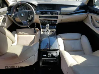 2011 BMW 5 Series 550i z VIN WBAFR9C59BC270466, wystawiony jako Copart lot #49462435 z przebiegiem 160 825 mil mil oraz Szkoda całkowita • Salvage title. Historia ofert i sprzedaży dostępna na DreamBid. Obrazek 8.