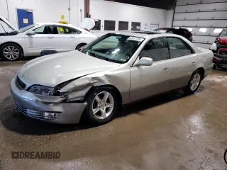 1998 Lexus ES 300 z VIN JT8BF28G0W0092299, wystawiony jako Copart lot #63017705 z przebiegiem 275 287 mil mil oraz Szkoda całkowita • Salvage title. Historia ofert i sprzedaży dostępna na DreamBid. Obrazek 1.