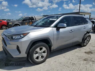 2021 Toyota RAV4 XLE with VIN 2T3W1RFV6MC162281, listed as a Copart auction lot 50982205 with 29,596 mi miles and Salvage Title. Bid and sale history available at carsss.com. Image 1.