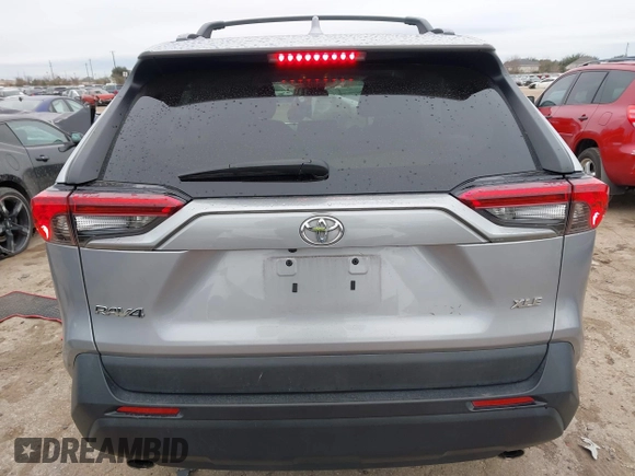 2021 Toyota RAV4 XLE with VIN 2T3W1RFVXMC148125, listed as a IAAI auction lot 41645741 with 66,047 mi miles. Bid and sale history available at carsss.com. Image 17.