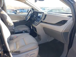 2018 Toyota Sienna XLE Auto Access Seat with VIN 5TDYZ3DC0JS913659, listed as a IAAI auction lot 41753475 with 172,858 mi miles. Bid and sale history available at carsss.com. Image 5.