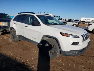 2017 Jeep Cherokee Altitude z VIN 1C4PJLAB5HW597653, wystawiony jako Copart lot #80777804 z przebiegiem 85 606 mil mil oraz Szkoda całkowita • Salvage title. Historia ofert i sprzedaży dostępna na DreamBid. Obrazek 4.